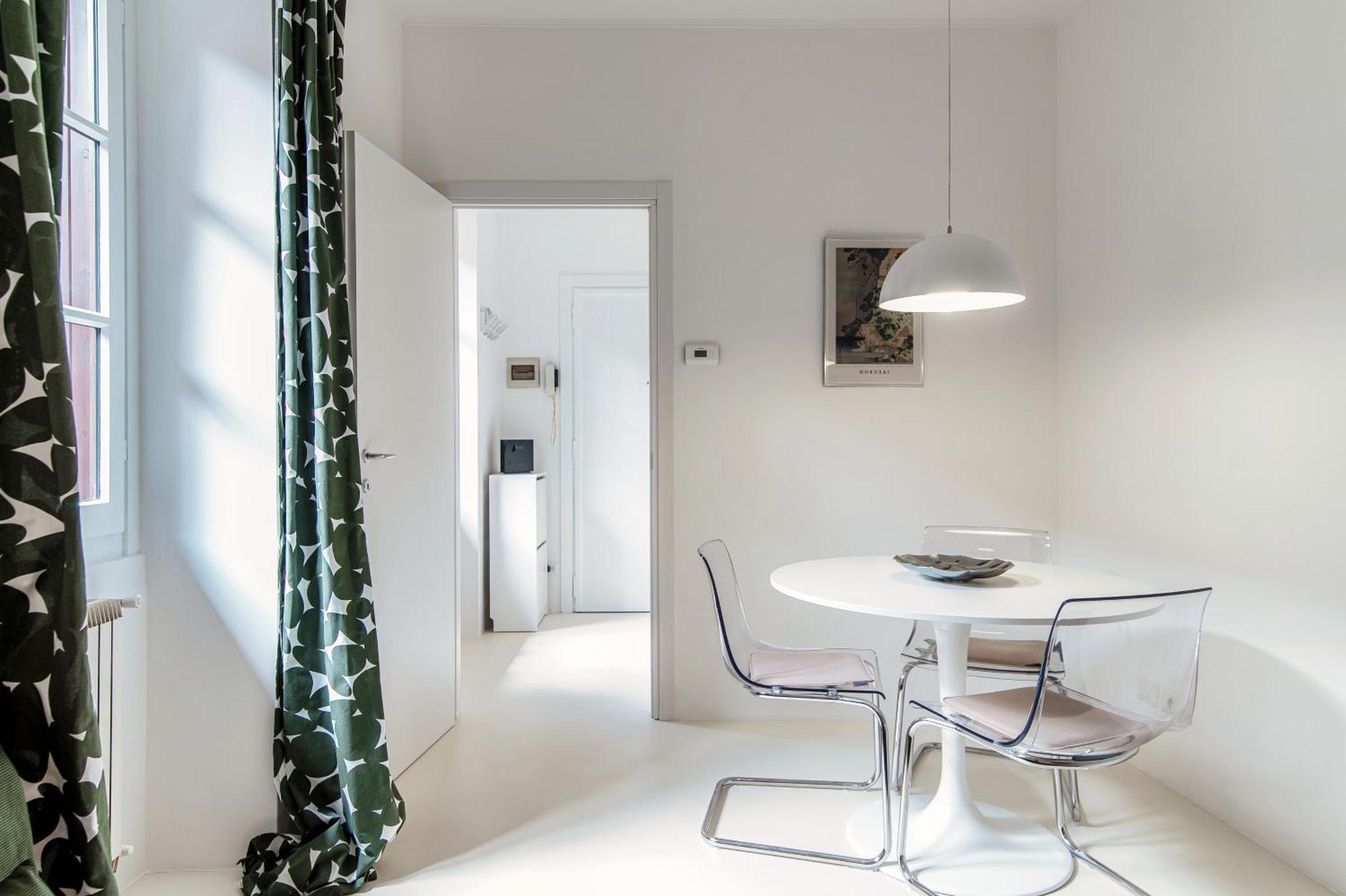 Giuliny Lovely Flat - The House Of Travelers Комо Екстериор снимка
