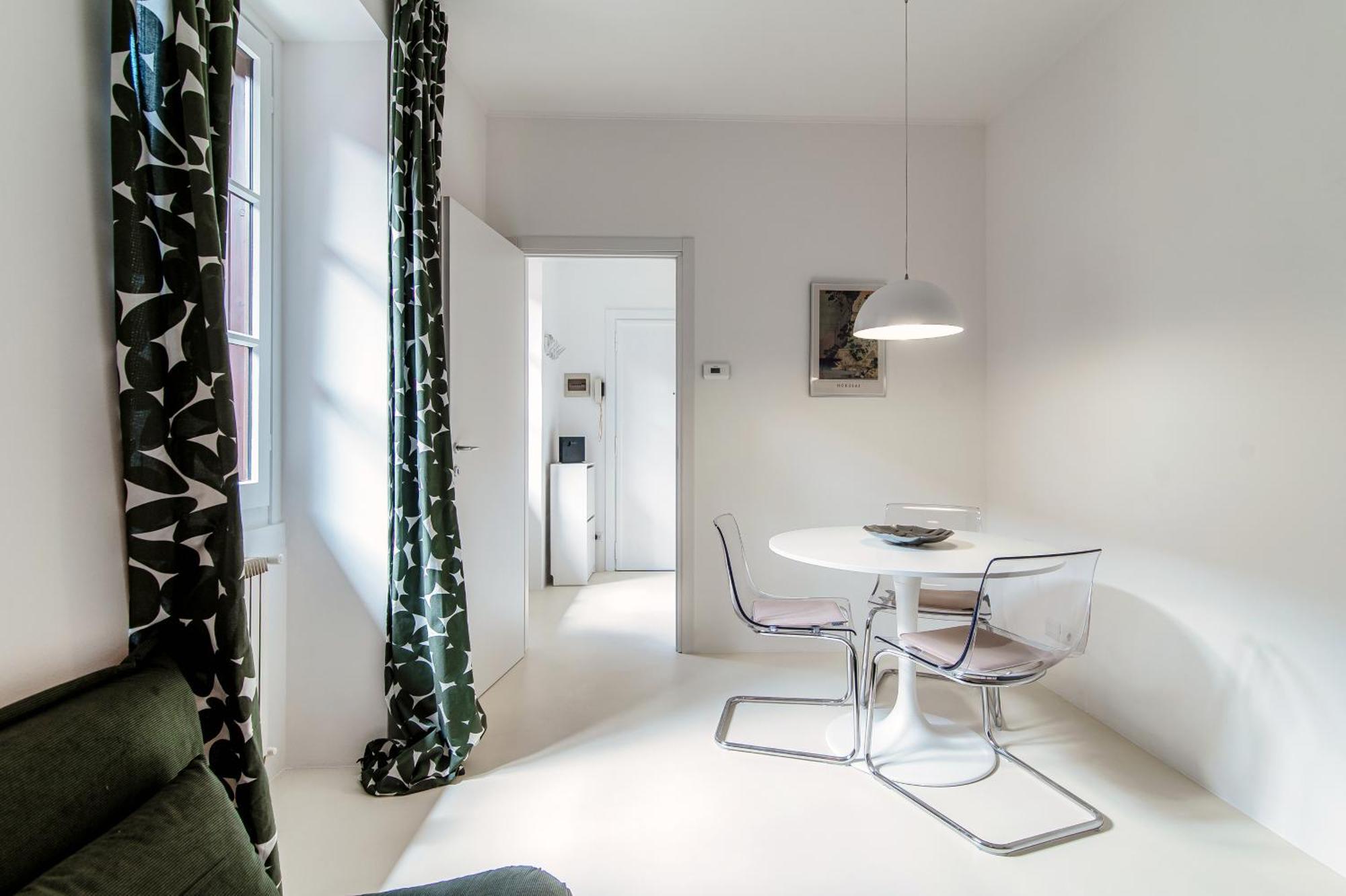 Giuliny Lovely Flat - The House Of Travelers Комо Екстериор снимка