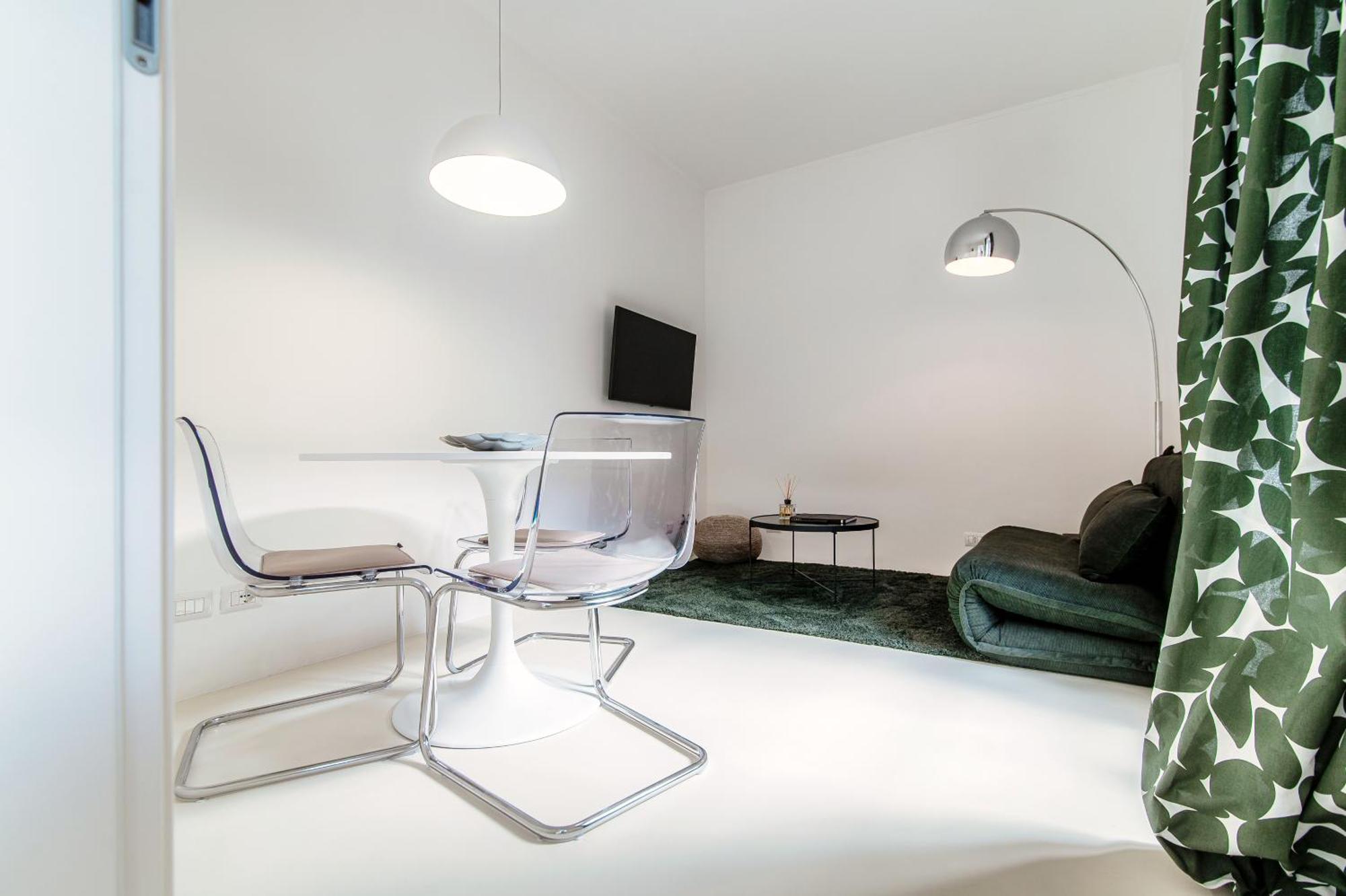 Giuliny Lovely Flat - The House Of Travelers Комо Екстериор снимка