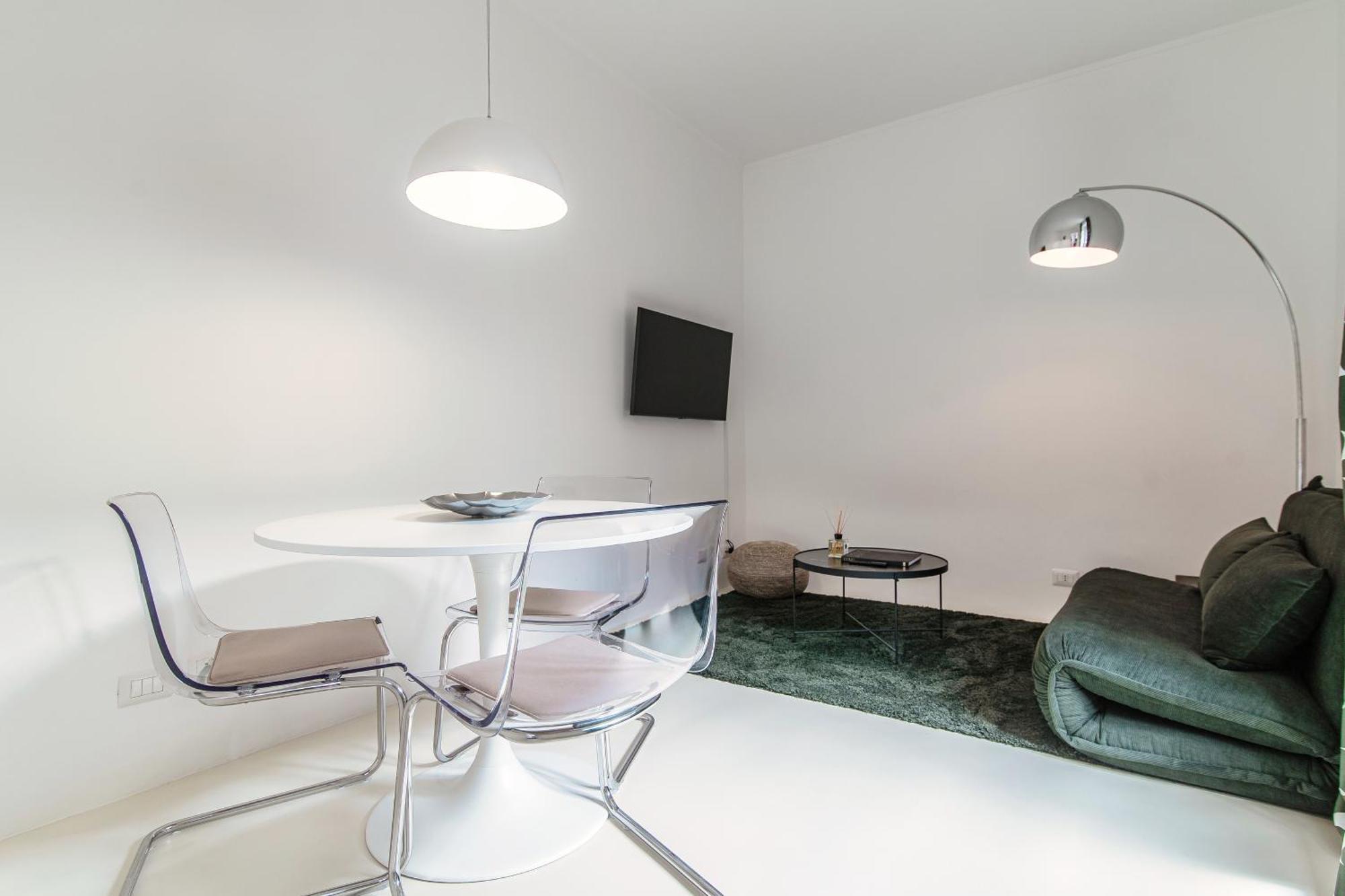 Giuliny Lovely Flat - The House Of Travelers Комо Екстериор снимка