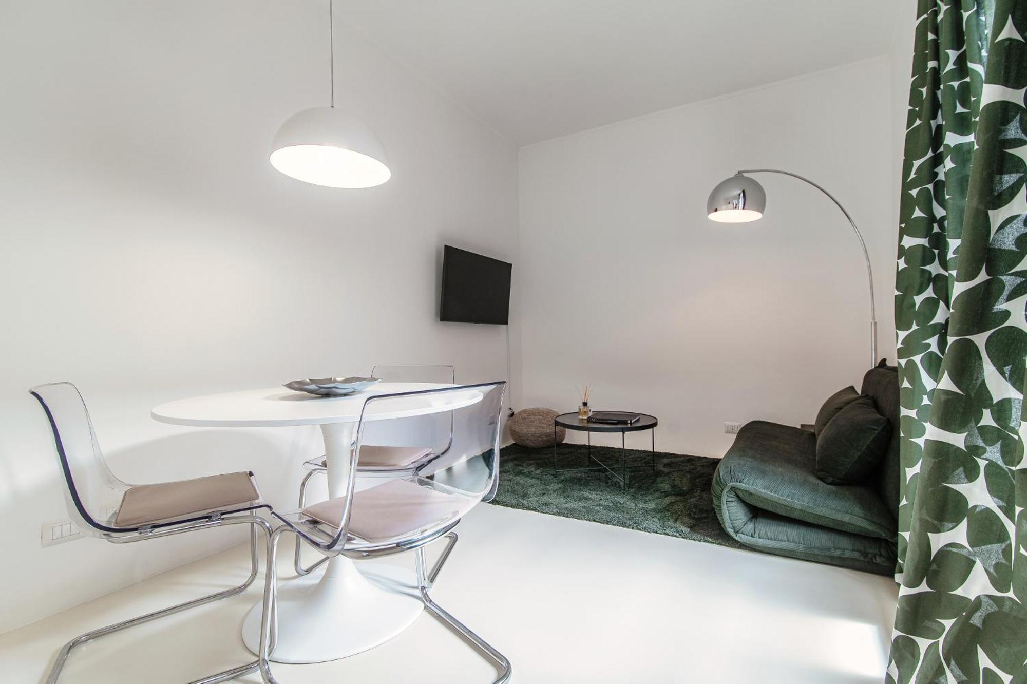 Giuliny Lovely Flat - The House Of Travelers Комо Екстериор снимка