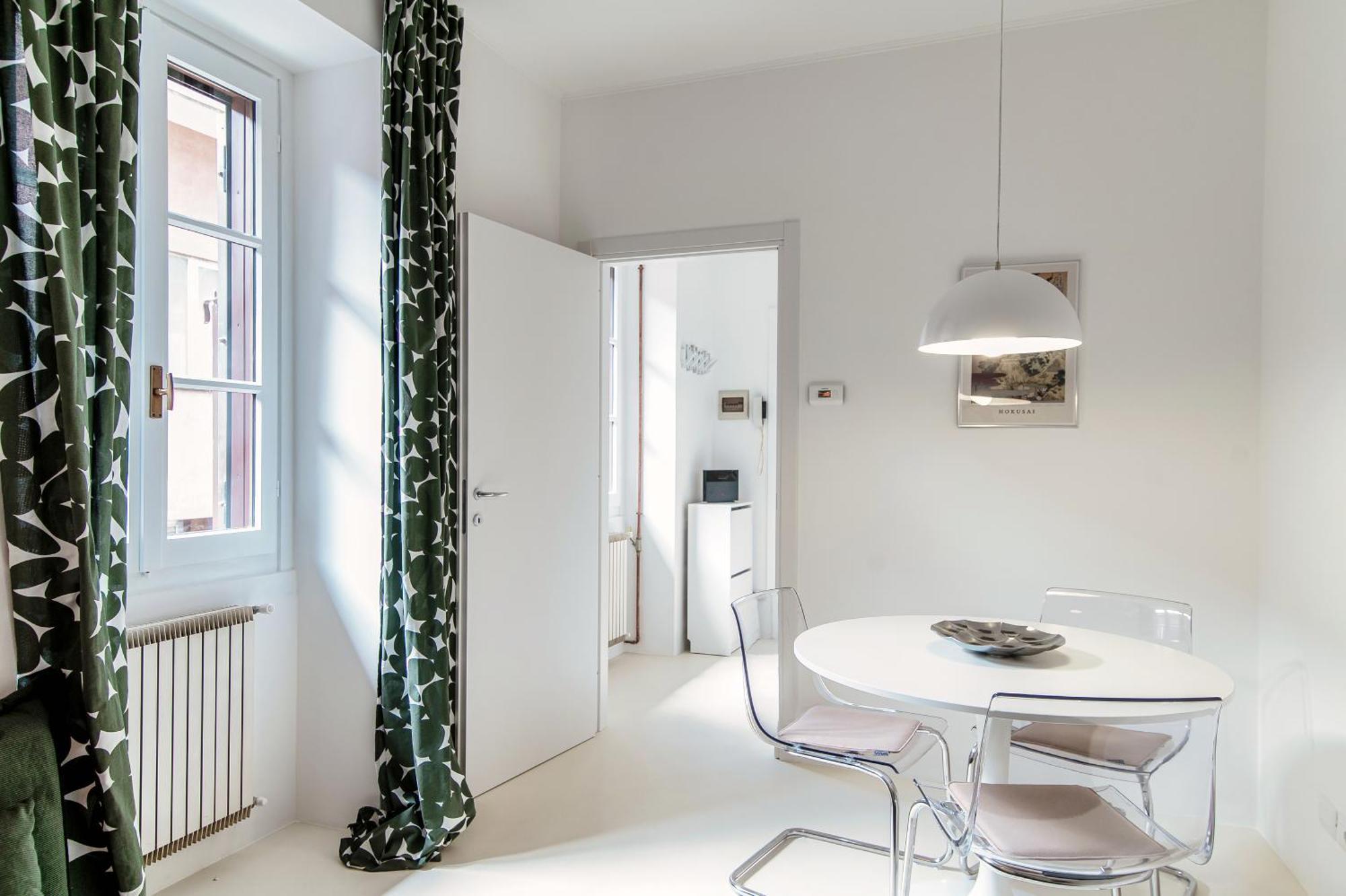 Giuliny Lovely Flat - The House Of Travelers Комо Екстериор снимка