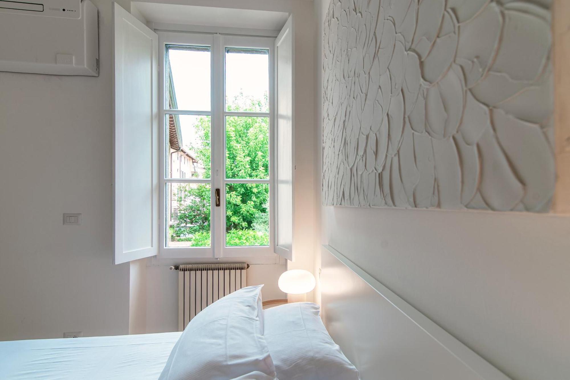 Giuliny Lovely Flat - The House Of Travelers Комо Екстериор снимка
